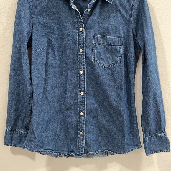 J. Crew Factory Chambray Button Down Top w/pocket Size XS EUC - Picture 3 of 10